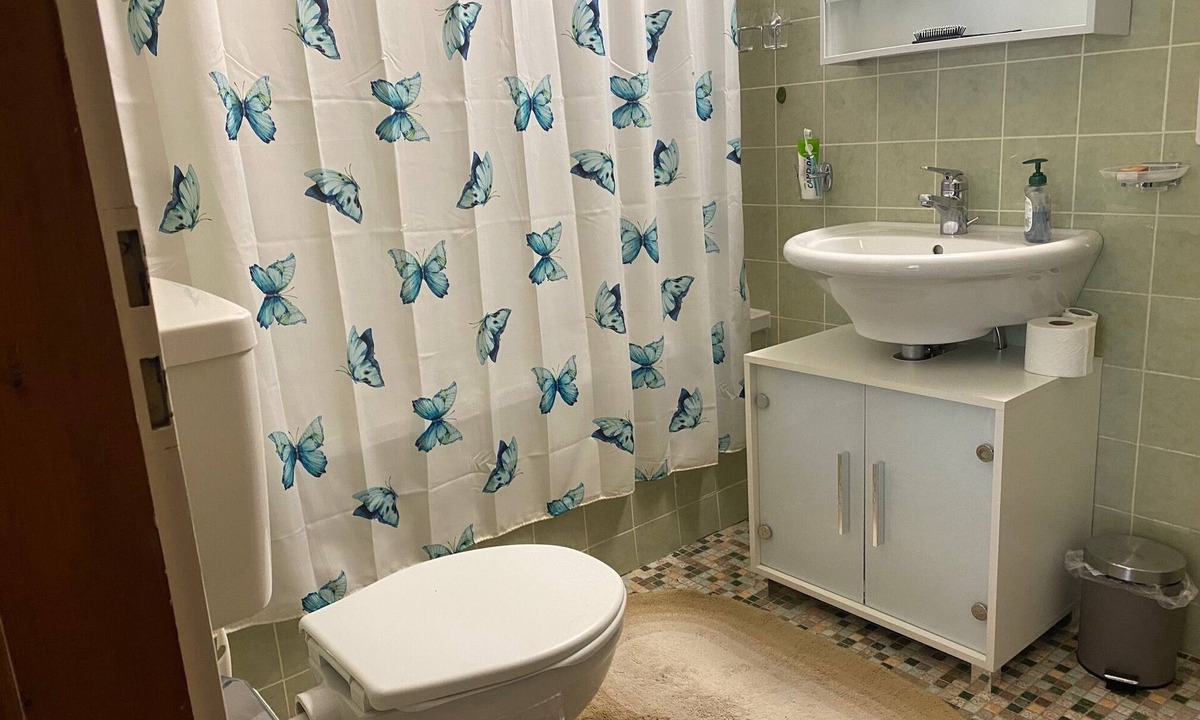 Saint-Luc Apartment | Outside: 3-room apartment for 5 people on the lower floor, balcony -Interior: 90 m2, closed entrance