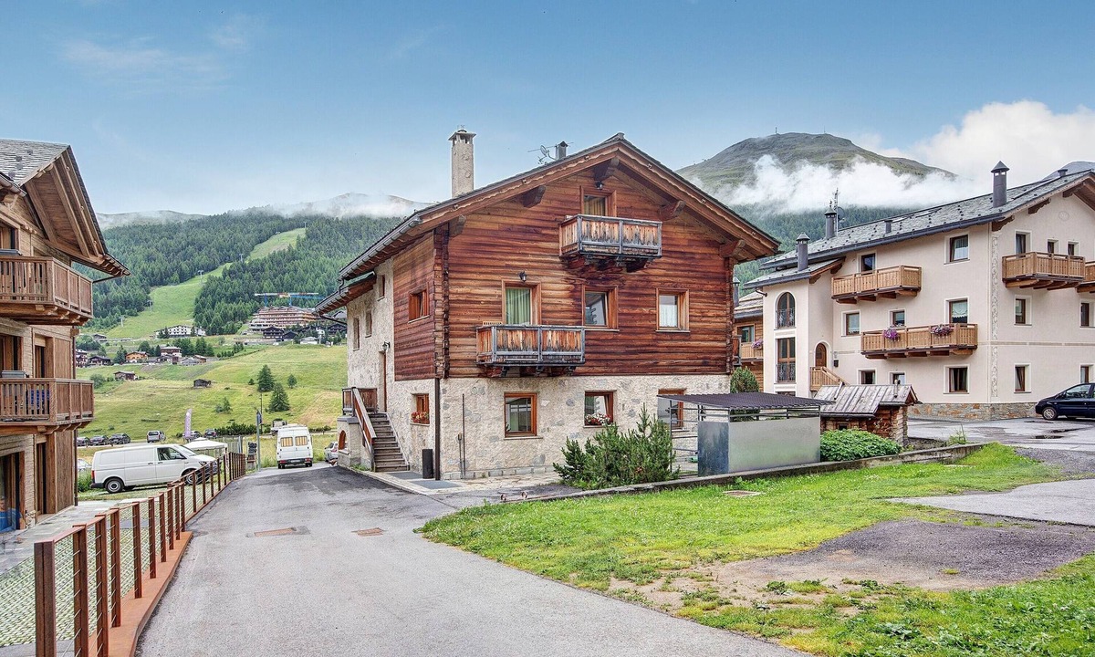 San Rocco Apartment | Pet-Friendly Apartment Mele Baitel li Pigna with Mountain View, Garden & Wi-Fi