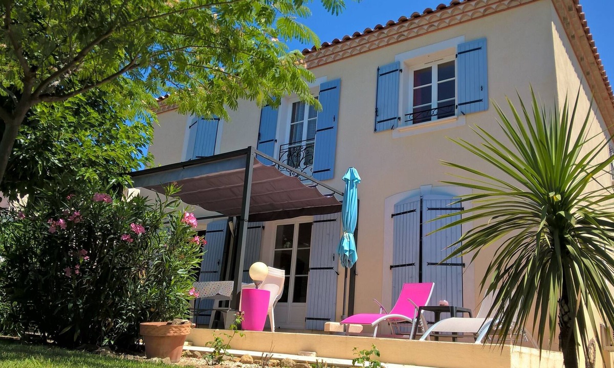 Mireval House | Pretty Provencal country house near the sea.