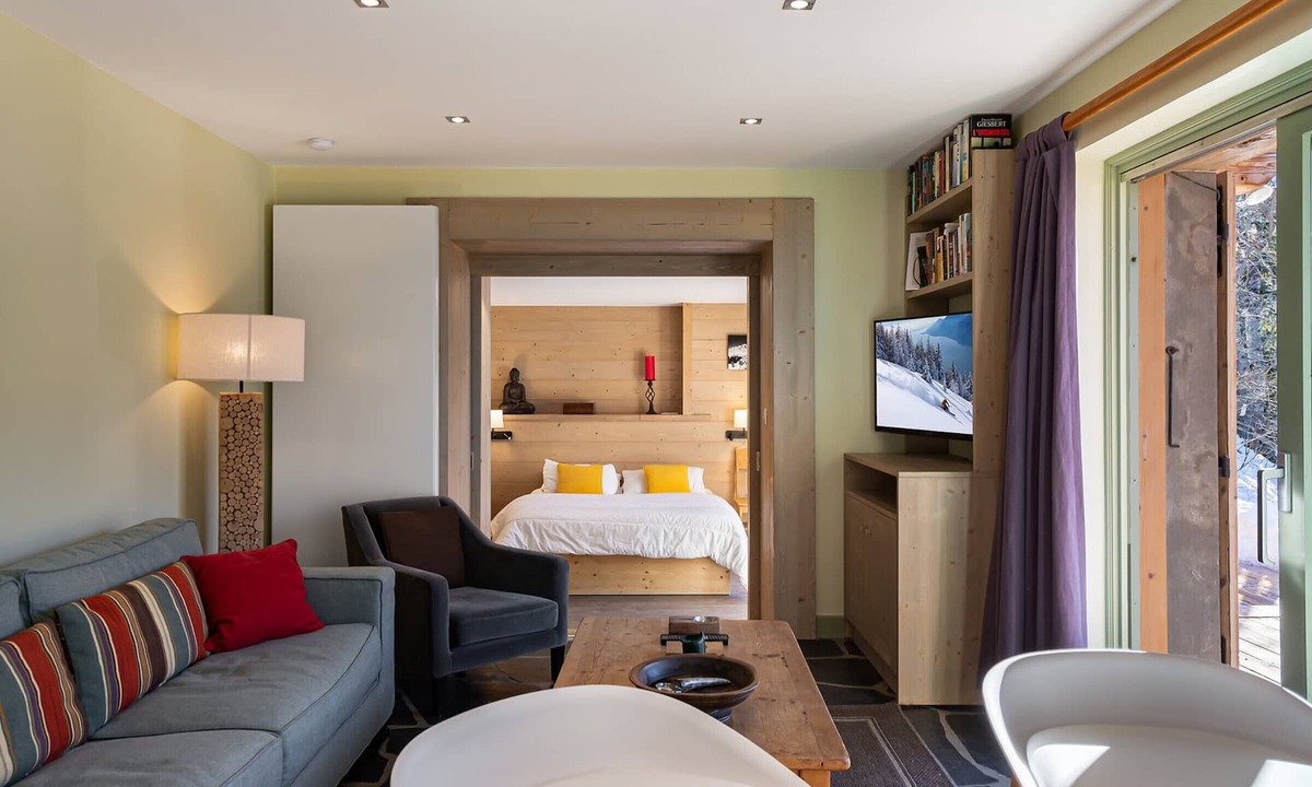 Meribel Apartment | Quiet apartment with terrace and parking, close to slopes