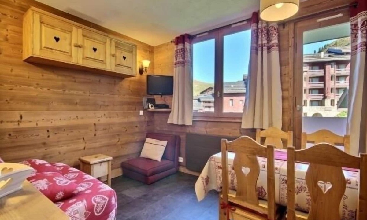 Belle Plagne Apartment | Renovated studio cabin, 4 pers, ski-in/ski-out, Belle Plagne