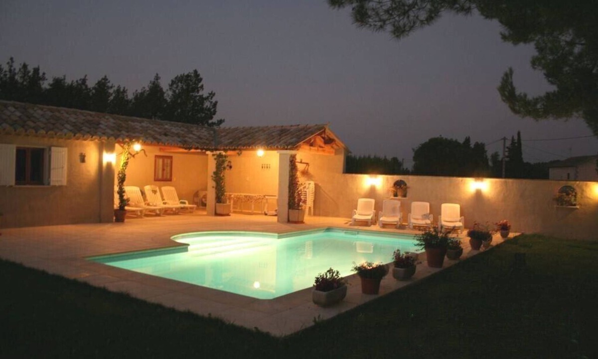 St.-Remy-de-Provence House | Rental Magnificent Provencal farmhouse of espiguette in a regional park Alpille
