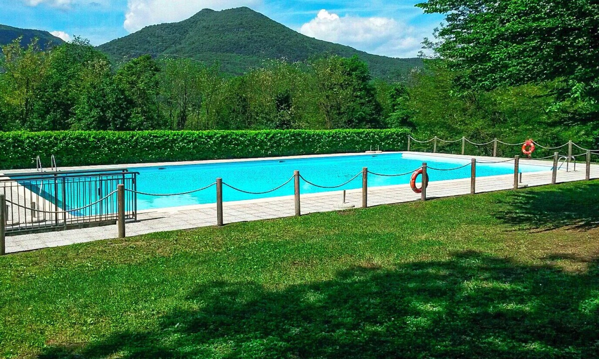 Montegrino Valtravaglia Apartment | Residenza Bosco Sole: Boscoviola by Lago Reisen