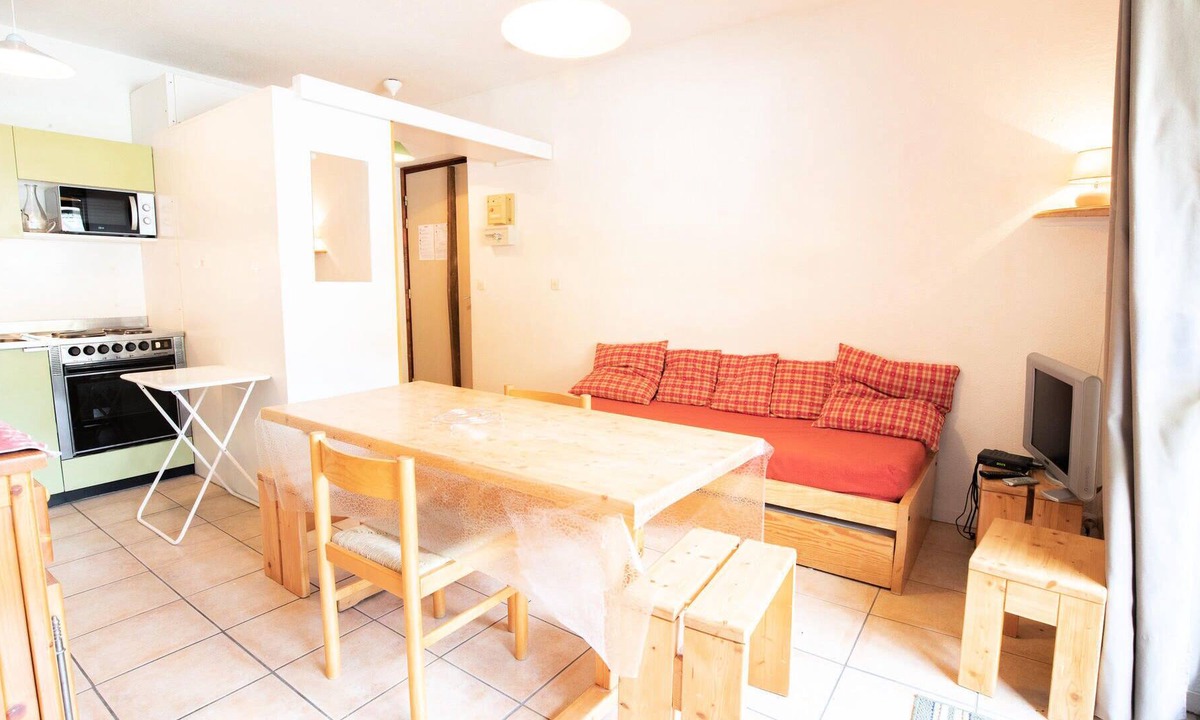 Villarodin-Bourget Apartment | Residence Les Avenieres - 2 Rooms for 4 People