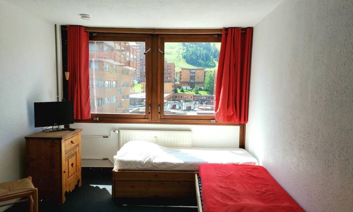 Plagne Centre Apartment | Resort center, 1st floor, view parking, tv, 16m², La Plagne
