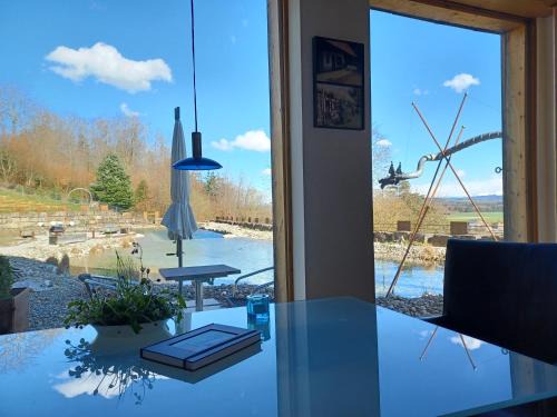 Grossaffoltern Bed & Breakfast | Seelodge mit Alpenblick
