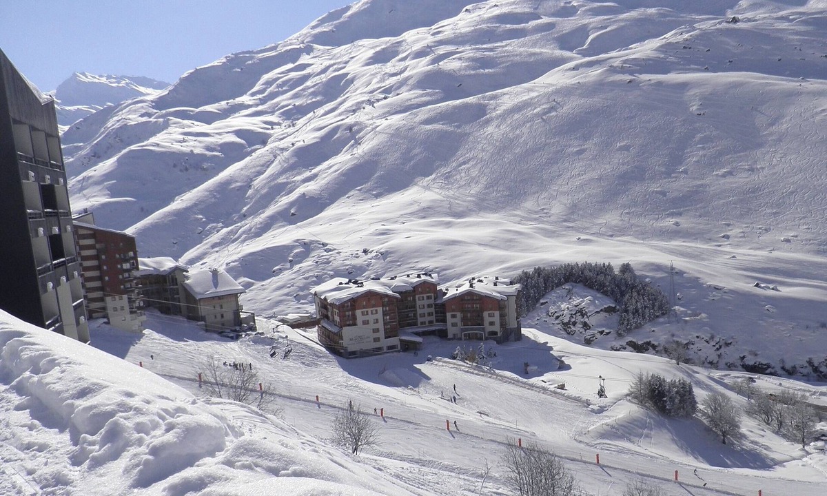 Les Bruyeres Apartment | Ski in/out apartment in great location in 3 Vallees