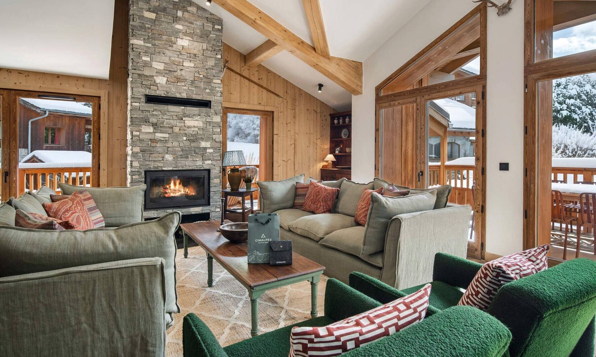 Le Bettaix Apartment | Spacious ski-in ski-out apartment with sauna, sleeps 10