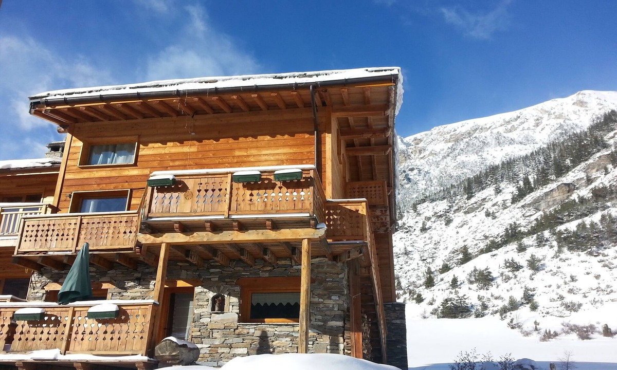 Lanslevillard Ski Chalet | Spacious apartment in a magnificent chalet in the heart of Val Cenis Vanoise