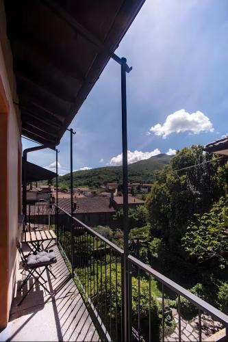 Brezzo di Bedero Apartment | Spacious Apartment in the center of Bedero - verde