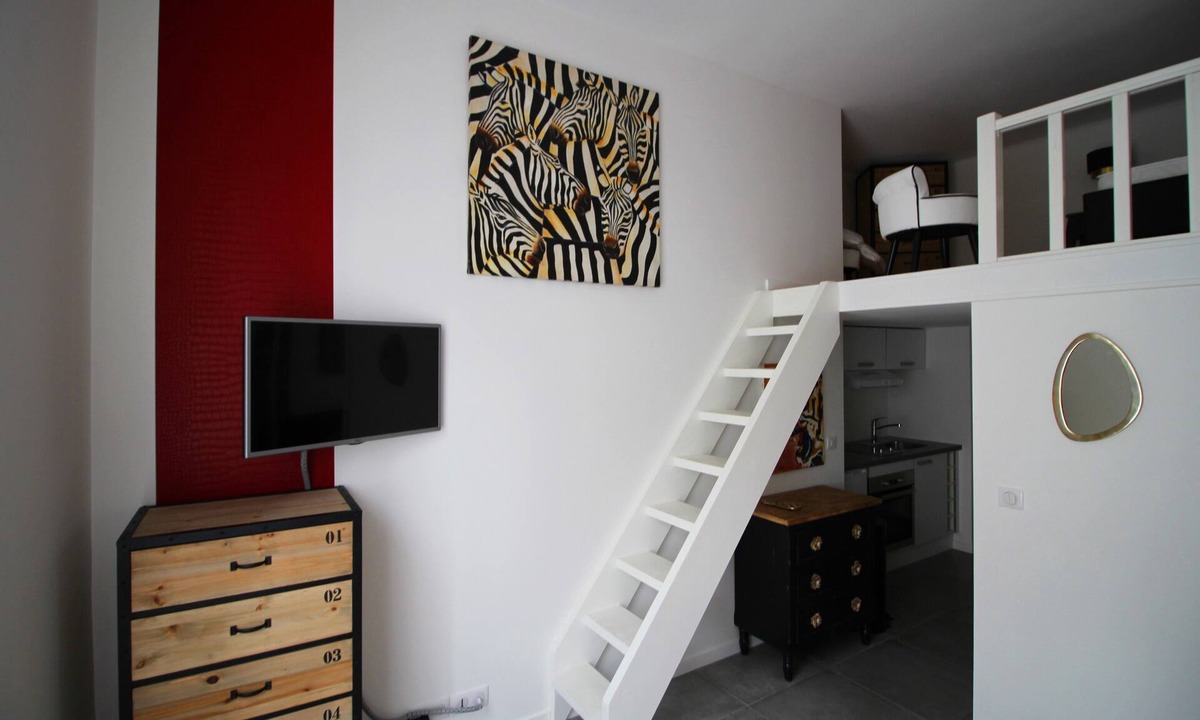 Carabacel Apartment | Studio Apartment 'Kipling' with Wi-Fi and Air Conditioning
