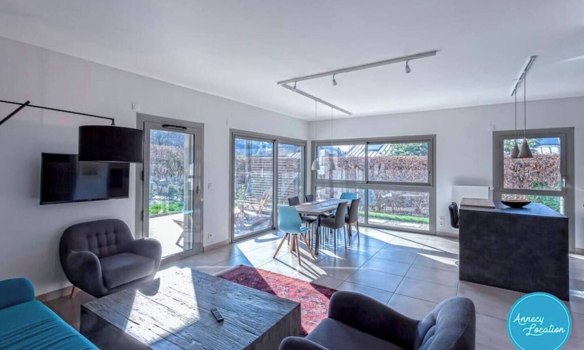 Menthon-Saint-Bernard Apartment | TERRE EO T5 On the ground floor-near the lake