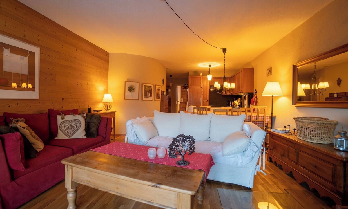 Alpe des Chaux Apartment | The flat is located above the village of Gryon, in Les Verneys Soleil, 2 km from the Fracherets ski