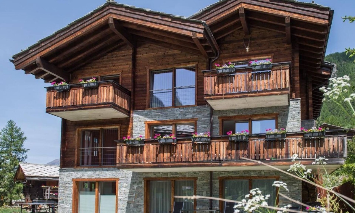 Zermatt Apartment | Top Ferienwohnung Monte Rosa (SkiIn/SkiOut) by Interhome