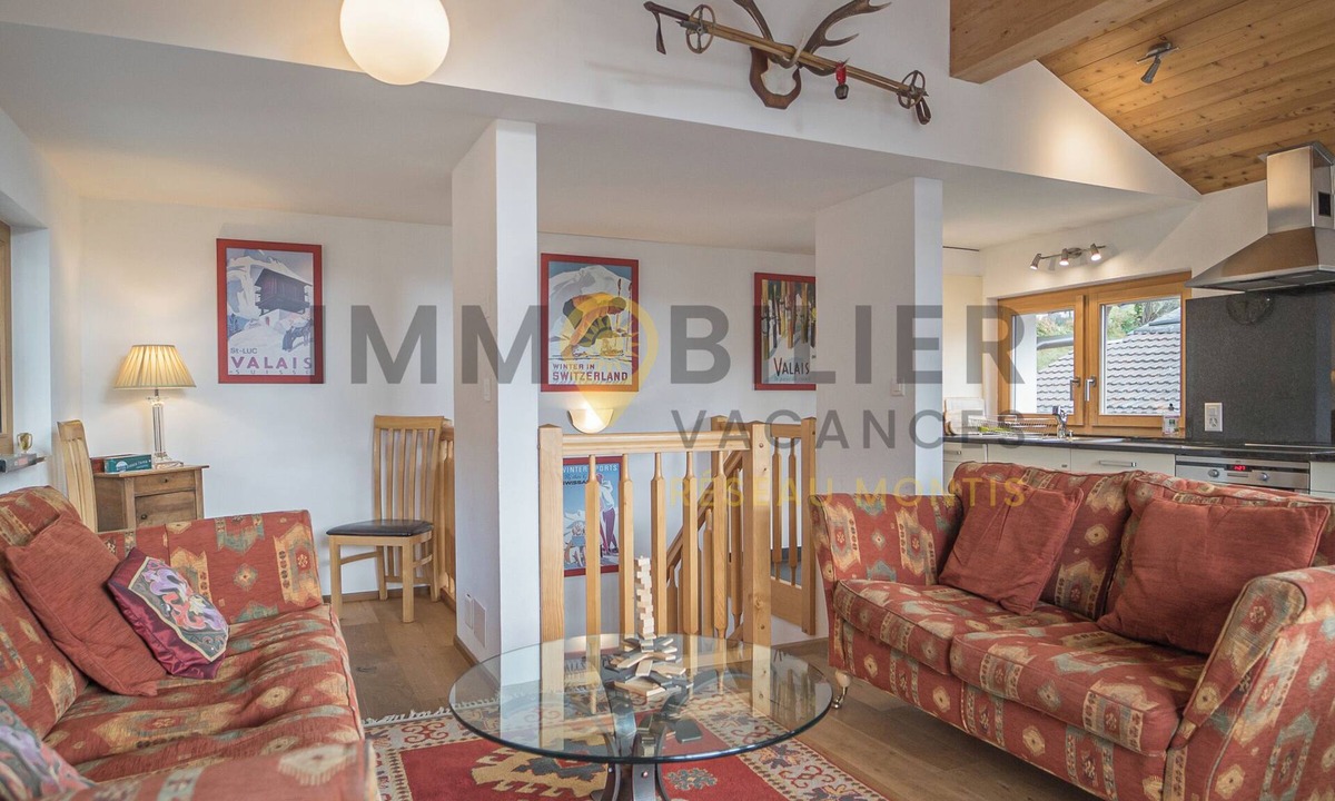 St. Luc Ski Chalet | Très beau chalet récent de tout confort situé directement au vieux village, avec un accès aisé. Idéa