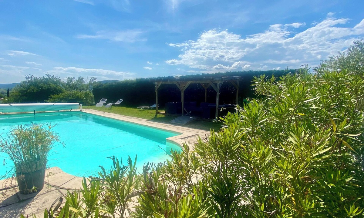 Alba-la-Romaine Apartment | Vacation rental for 4 people: one 140 bed, one 120 bed, one 90 bed, shared pool. Air conditioning in the living room