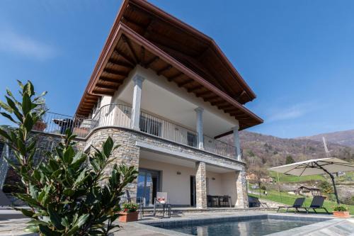 Calozzo Villa | VILLA SANT'ANNA by Curtiaffitti
