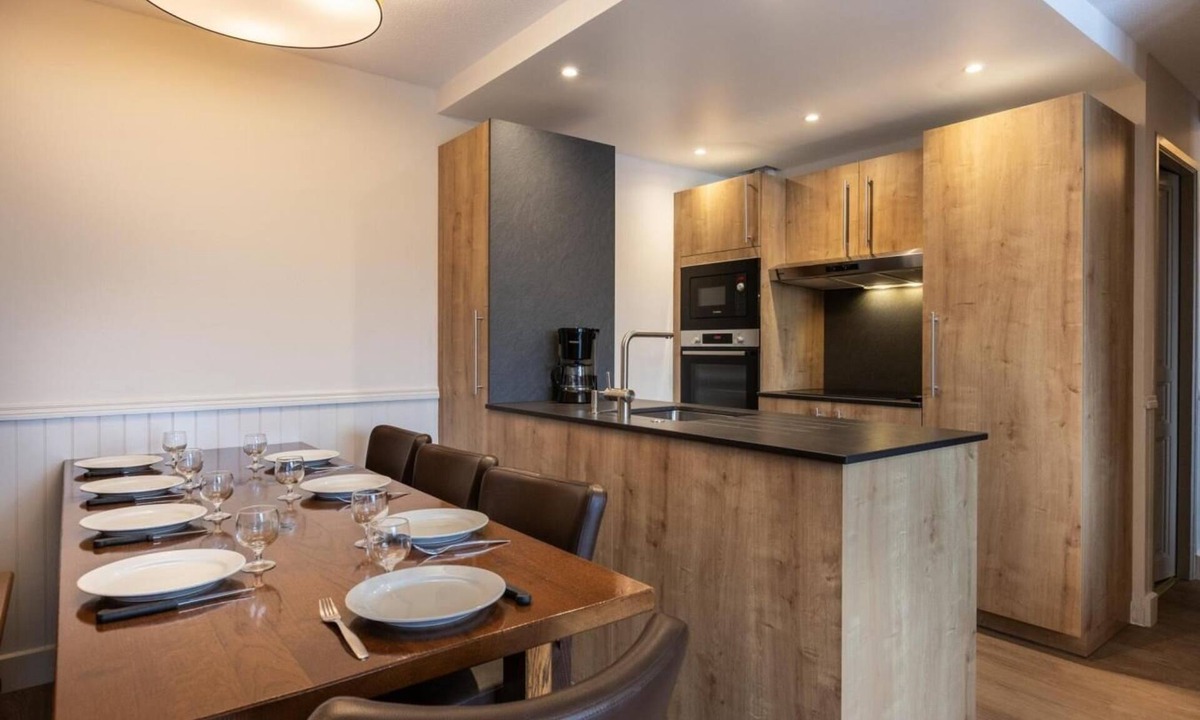 Belle Plagne Apartment | Wifi, 200m from resort center, fitness, swimming pool, sauna, balcony, fireplace or stove, tv