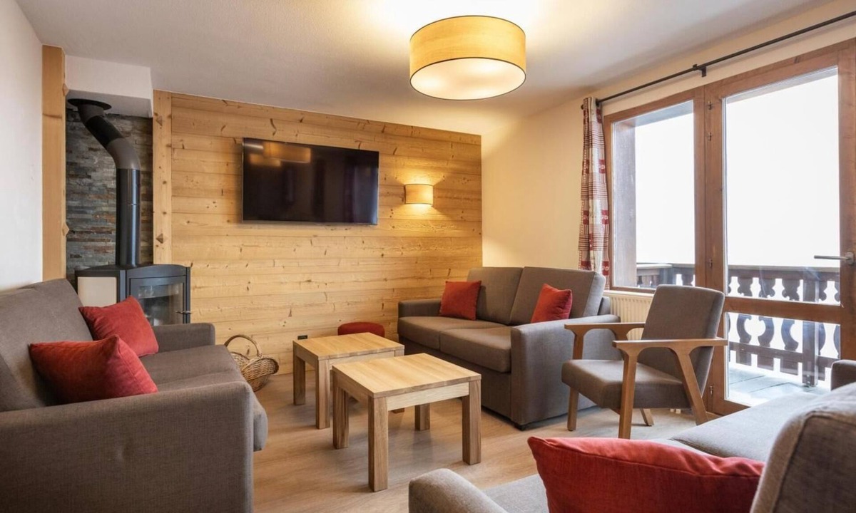 Belle Plagne Apartment | Wifi, 200m from resort center, fitness, swimming pool, sauna, balcony, fireplace or stove, tv