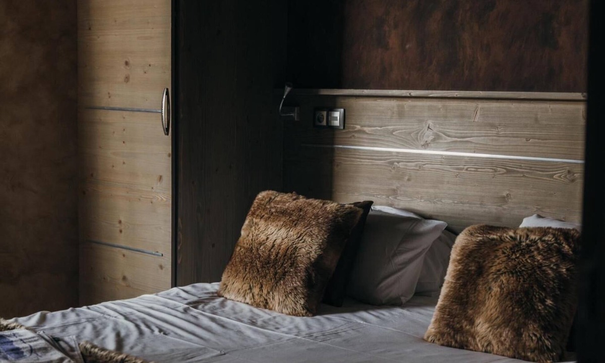 Val-Thorens Apartment | Wifi, 300m from resort center, fitness, swimming pool, sauna, hammam, balcony, tv, ski locker, 41m²