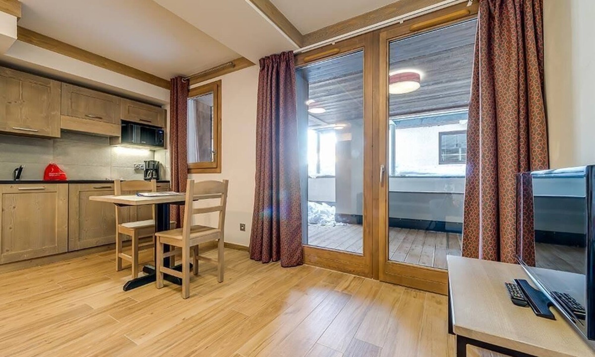 La Rosiere Apartment | Wifi, 50m from resort center, view building, fitness, swimming pool, sauna, hammam, tv, ski locker