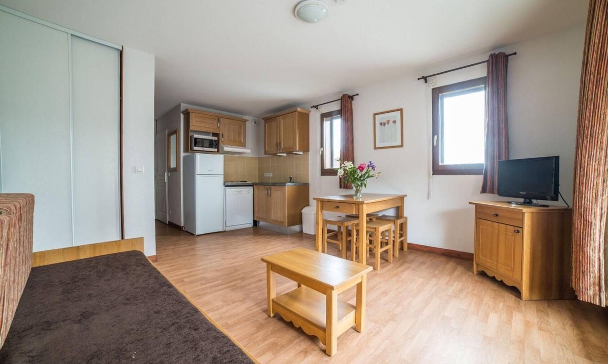 Les Bottieres Apartment | Wifi, swimming pool, terrace, balcony, parking, tv, ski locker, 32-43m², Les Bottières