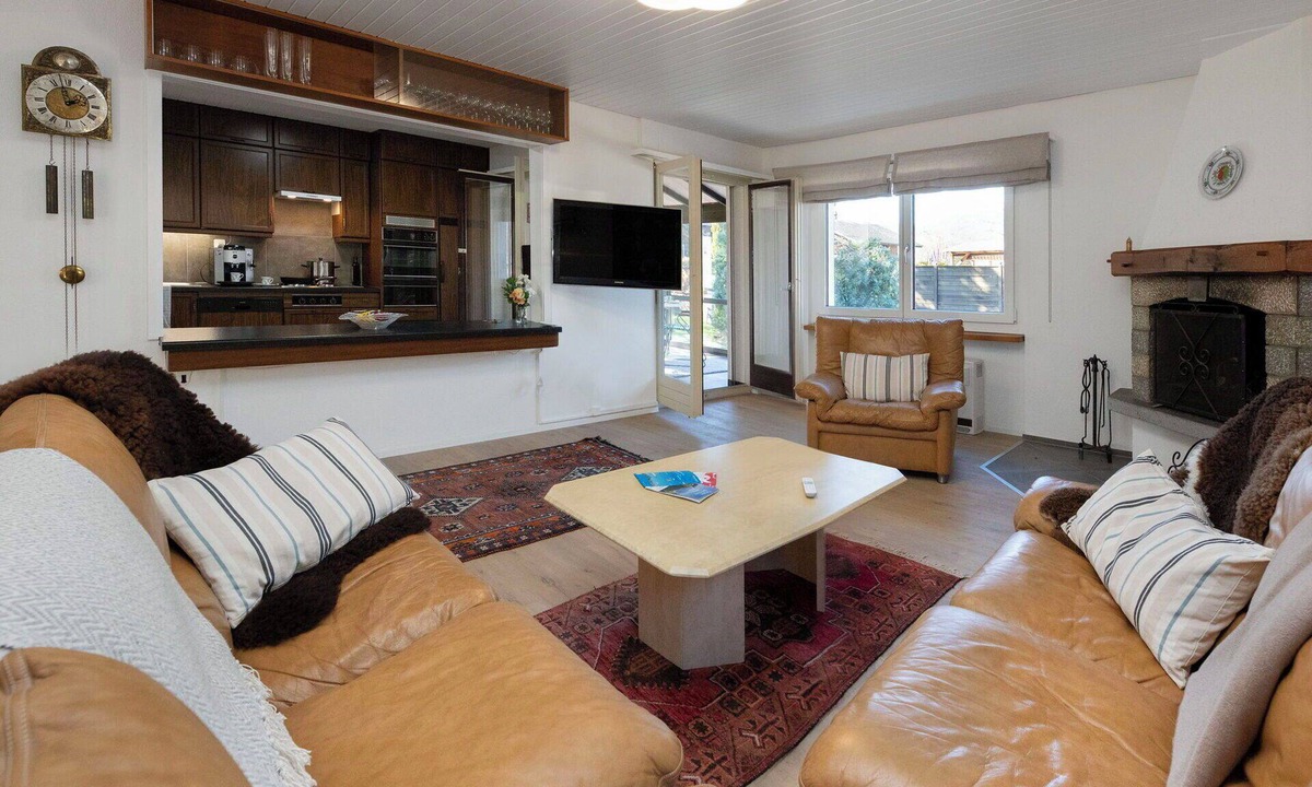 Cheyres-Chables House | Wonderful private villa for 6 guests with WIFI, TV, terrace and pets allowed