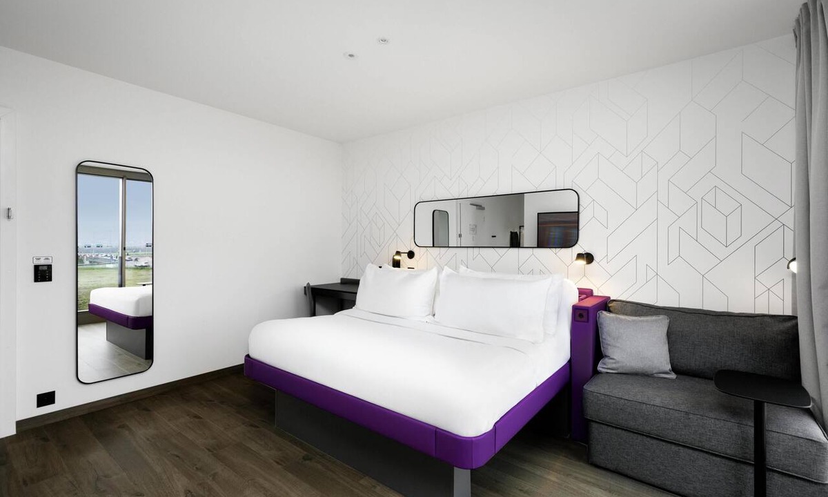 Founex Hotel | YOTEL Geneva Lake