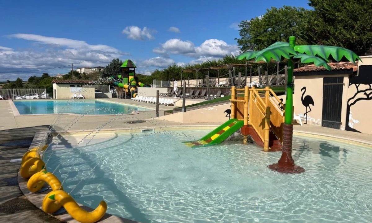 Lussas House | ZEcamping 3 étoiles familial piscine chauffée mobil-home TV LV clim 32m2