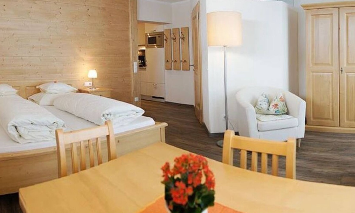 Marul Apartment | ZF Holiday apartment Pfiffareute - House Küng