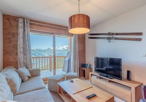 3rd floor, view valley, swimming pool, balcony, tv, ski locker, 70m², Les Arcs