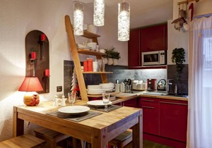 50m from resort center, 2nd floor, view street, balcony, 26m², Brides Les Bains