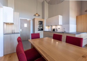 7th floor, view mountain, fitness, swimming pool, sauna, hammam, balcony, tv, ski locker, 73m²