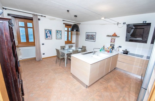 Lezzeno Apartment | 10 minutes from Bellagio family apartment outdoor space and comfort