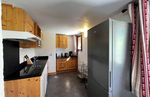 Val Cenis Apartment | 100m from resort center, 1st floor, balcony, parking, tv, ski locker, 92m², Val Cenis