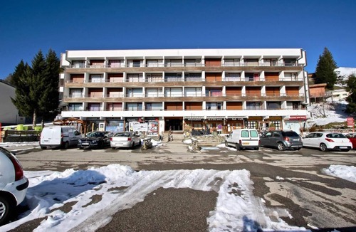 Chamrousse Apartment | 100m from resort center, 2nd floor, balcony, tv, ski locker, 45m², Chamrousse