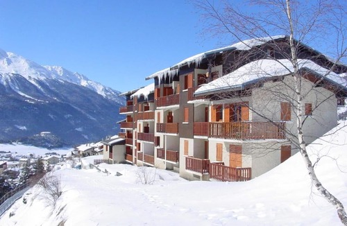 Aussois Apartment | 100m from resort center, fitness, swimming pool, sauna, terrace, balcony, parking, tv, ski locker