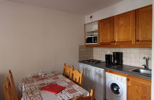 Lanslevillard Apartment | 100m from resort center, view mountain, balcony, tv, ski locker, 35m², Val Cenis