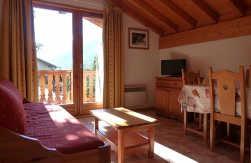 Lanslevillard Apartment | 100m from resort center, 1st floor, view mountain, balcony, tv, ski locker, 42m², Val Cenis
