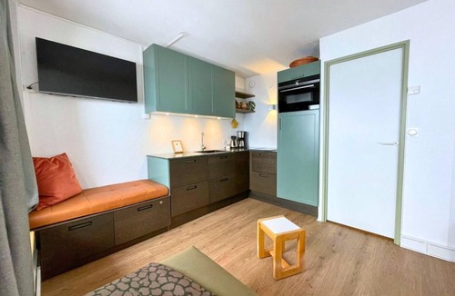 Reberty Apartment | 100m from shops, 8th floor, balcony, tv, 50m², Les Menuires