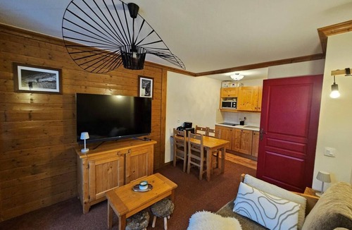 Val Cenis Apartment | 150m from shops, 2nd floor, fitness, swimming pool, balcony, tv, ski locker, 29m², Val Cenis