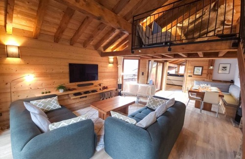 Saint-Martin-de-Belleville Apartment | 160m from resort center, Ground floor, balcony, fireplace or stove, tv, 133m²