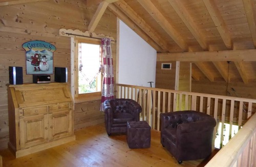 Pralognan-la-Vanoise Apartment | 1st floor, terrace, balcony, fireplace or stove, parking, tv, 158m², Pralognan-la-Vanoise