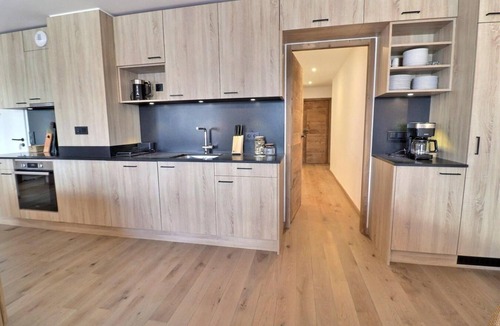 Meribel-Mottaret Apartment | 1st floor, view mountain, terrace, fireplace or stove, 134m², Méribel