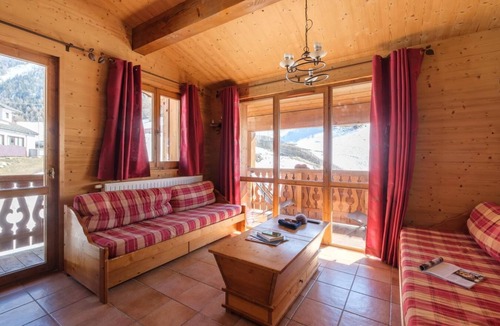 Lanslevillard Apartment | 200m from resort center, fitness, swimming pool, sauna, hammam, balcony, tv, ski locker, 72m²