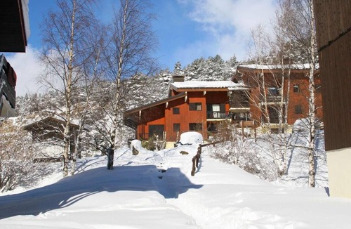 Villarodin-Bourget Apartment | 240m from resort center, 2nd floor, view ski slopes, balcony, parking, tv, ski locker, 30m²