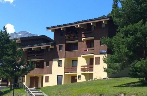 Villarodin-Bourget Apartment | 240m from resort center, 1st floor, balcony, parking, tv, ski locker, 31m², La Norma
