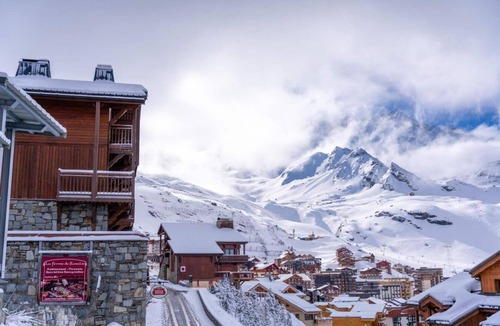Val-Thorens Apartment | 2nd floor, swimming pool, sauna, hammam, balcony, tv, ski locker, 90m², Val Thorens