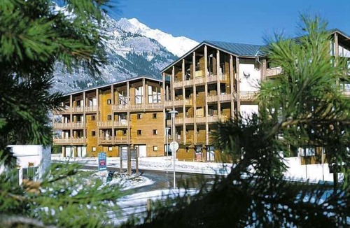 Villarodin-Bourget Apartment | 300m from resort center, 5th floor, balcony, parking, tv, ski locker, 58m², La Norma