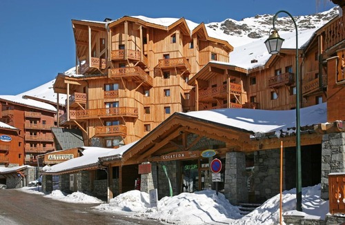 Val-Thorens Apartment | 300m from resort center, swimming pool, sauna, fireplace or stove, tv, ski locker, 84m², Val Thorens